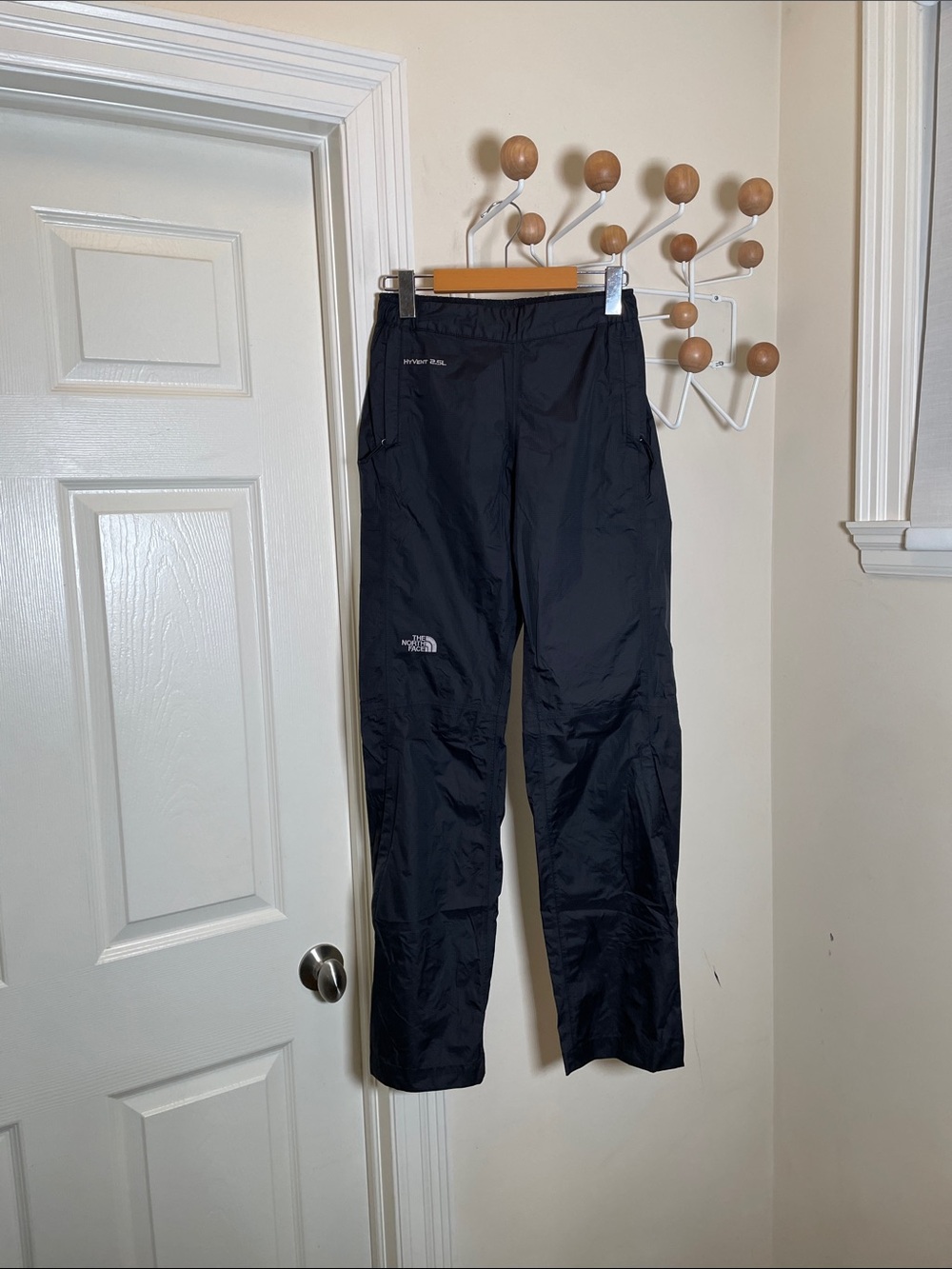 The North Face Hyvent 2.5L Straight Legged Outdoor Hiking Pants - Black - XS